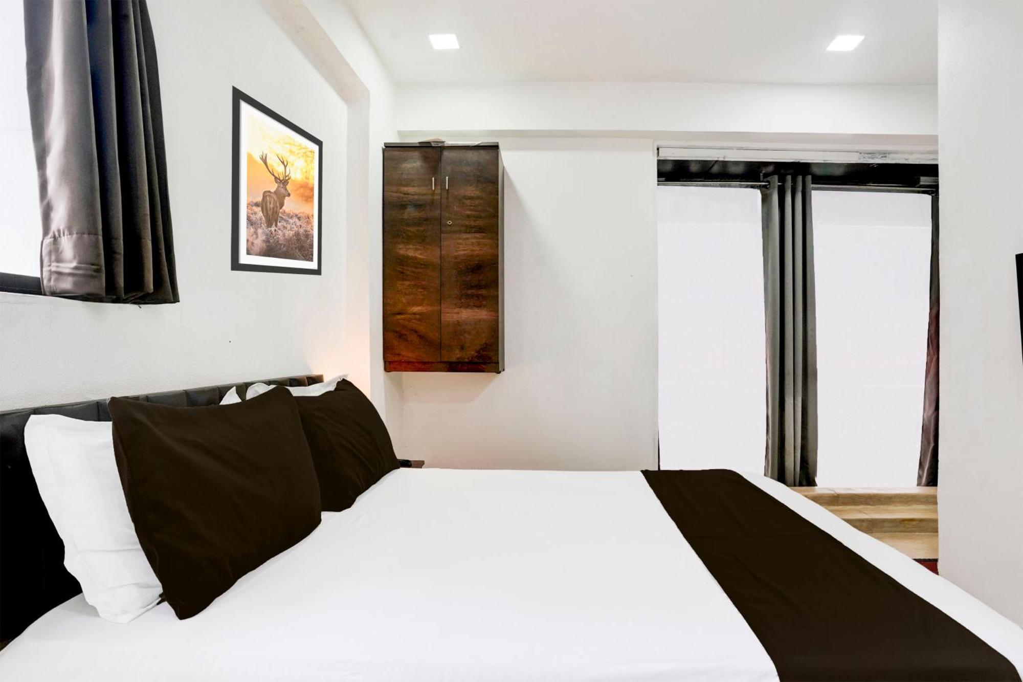 Super Hotel O Vip Road Formerly Hotel Lotus Сурат Екстериор снимка