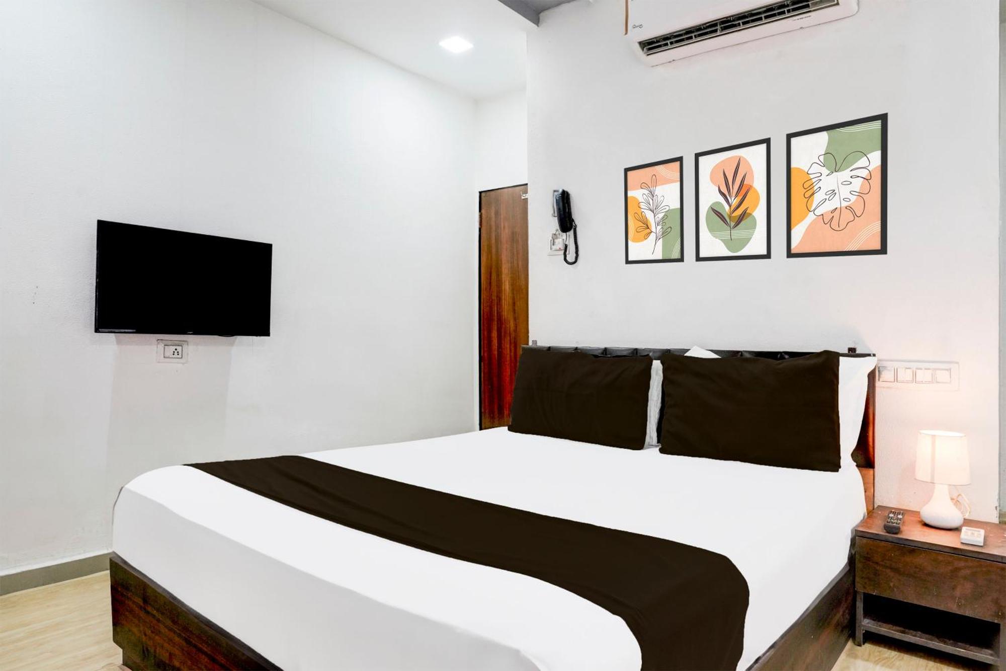 Super Hotel O Vip Road Formerly Hotel Lotus Сурат Екстериор снимка